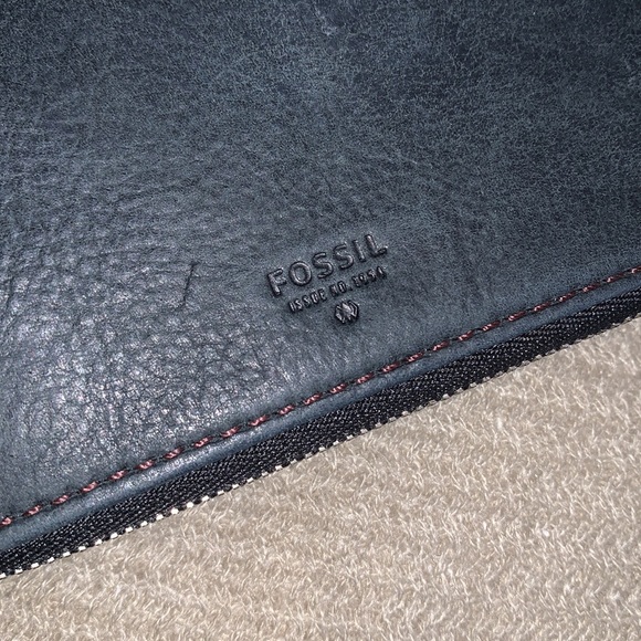 Fossil Full Zip Wallet/ Wristlet - Picture 5 of 5